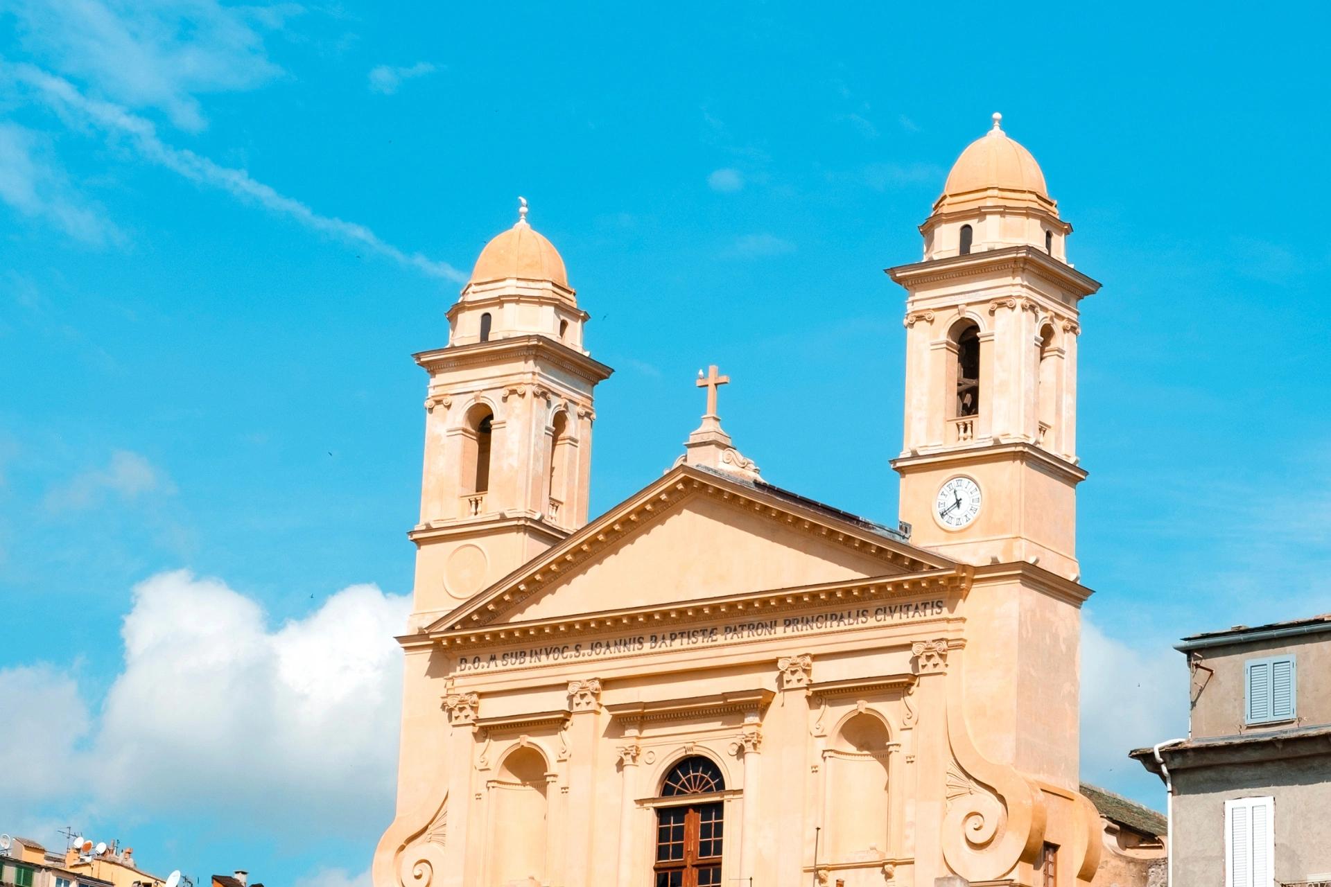Visiter l'église Saint-Jean Baptiste à Bastia